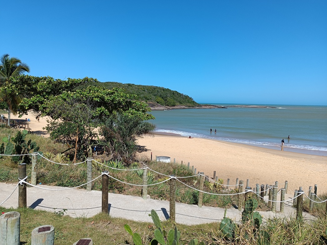 Enseada Azul: destino perfeito com natureza, sofisticação e conforto 4 Praia da Bacutia 5