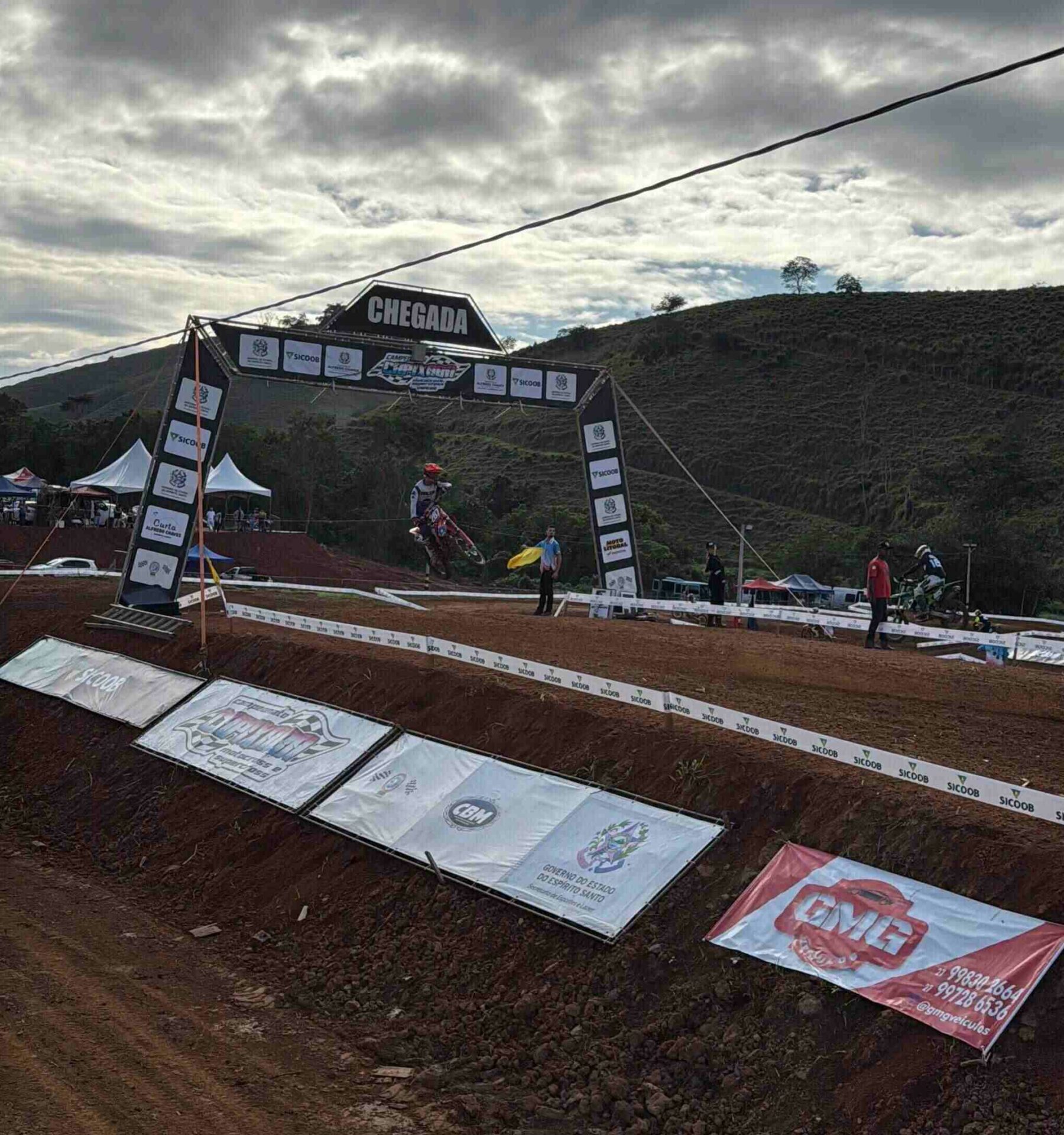 Festa da Banana e do Leite bate recorde de público com 50 mil visitantes em Alfredo Chaves 3 festa banana e leite motocross 1