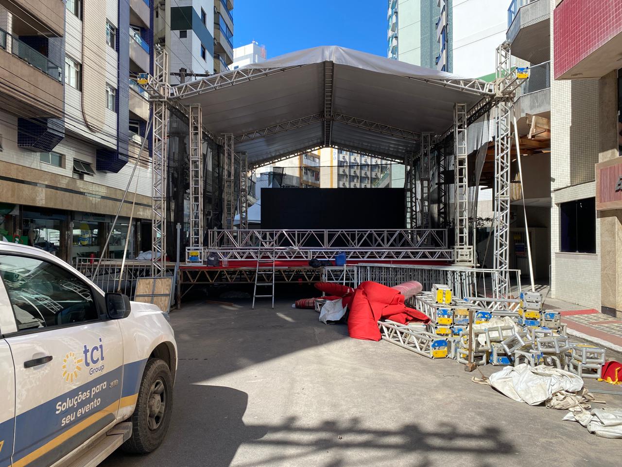 Festival Guarapari de Inverno começa hoje (18) com música, gastronomia e altas expectativas 1 festival inverno montagem