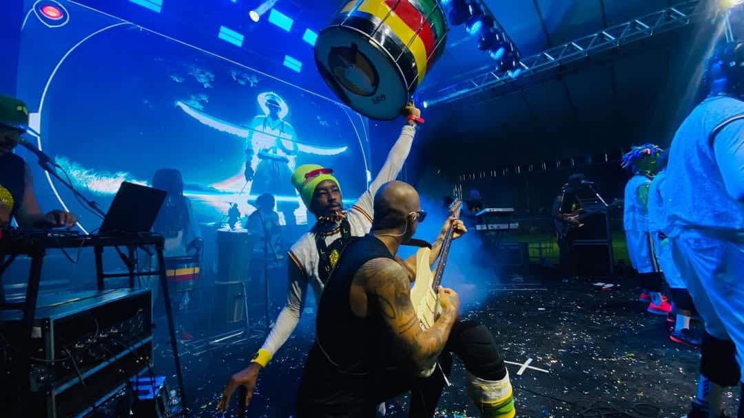 Verão em Guarapari com mais de 30 shows gratuitos; Olodum é uma das atrações confirmadas 3 Olodum 2