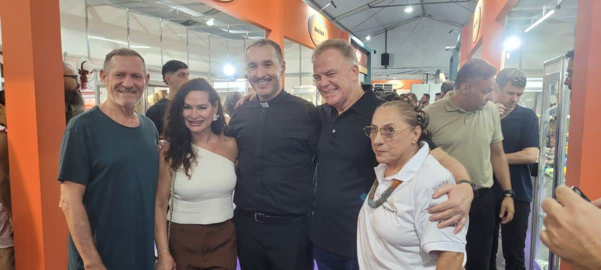 Joao Coser Rosana Pinheiro padre Diego Renato Casagrande e Graca Reis